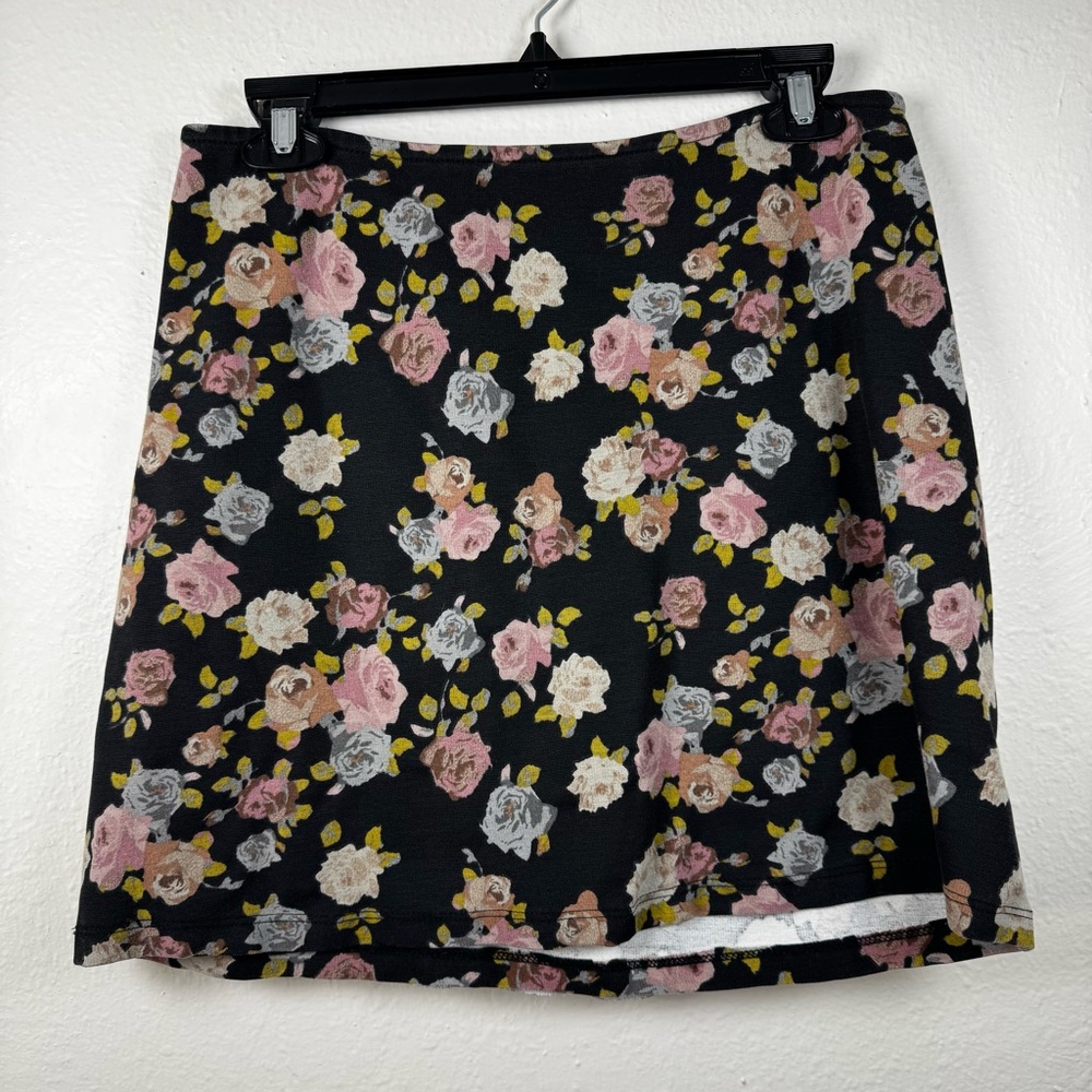 Vintage Betsey Johnson Skirt Y2K Size Medium Floral Back Ruffle Mini Skater 90’s
